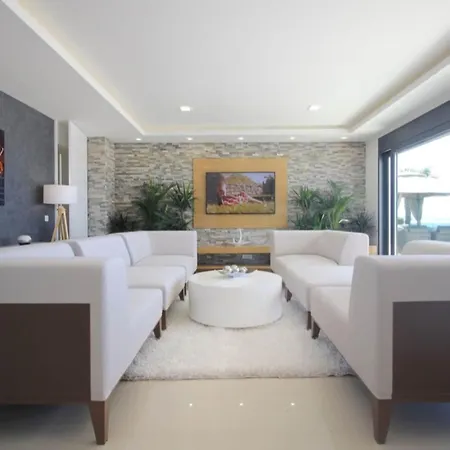 Lux Afrodita - Three Bedoom With Outdoor Pool * מאקרסקה