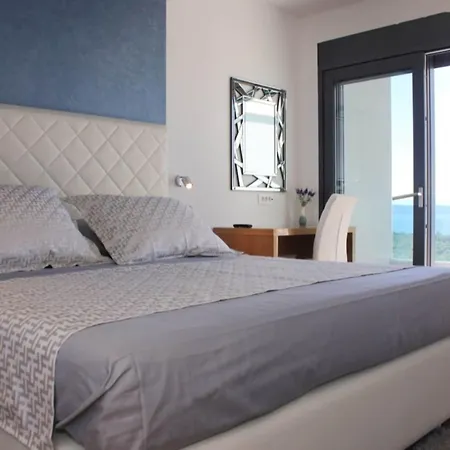 Lux Afrodita - Three Bedoom With Outdoor Pool Вілла Макарська